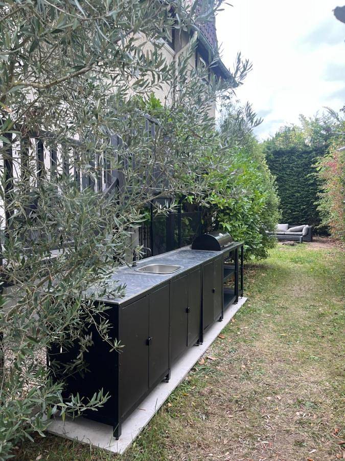 Location de vacances pour 8 personnes, avec jardin et vue, adapté aux familles dans Plage De Tourgeville - 4