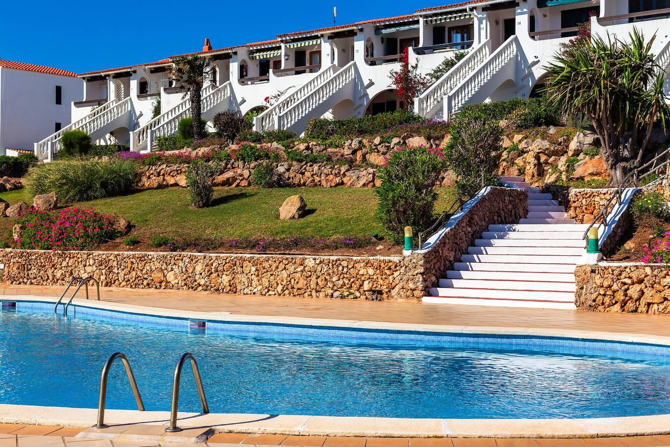 Apartamento entero, Apartamento 'Arenal De'n Castell' con vistas al mar, piscina compartida y Wi-Fi in Arenal d'en Castell, Es Mercadal