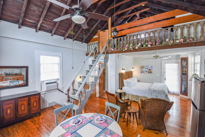 Vacation rental for 4 people, with pool and terrace, with pets in Key West
