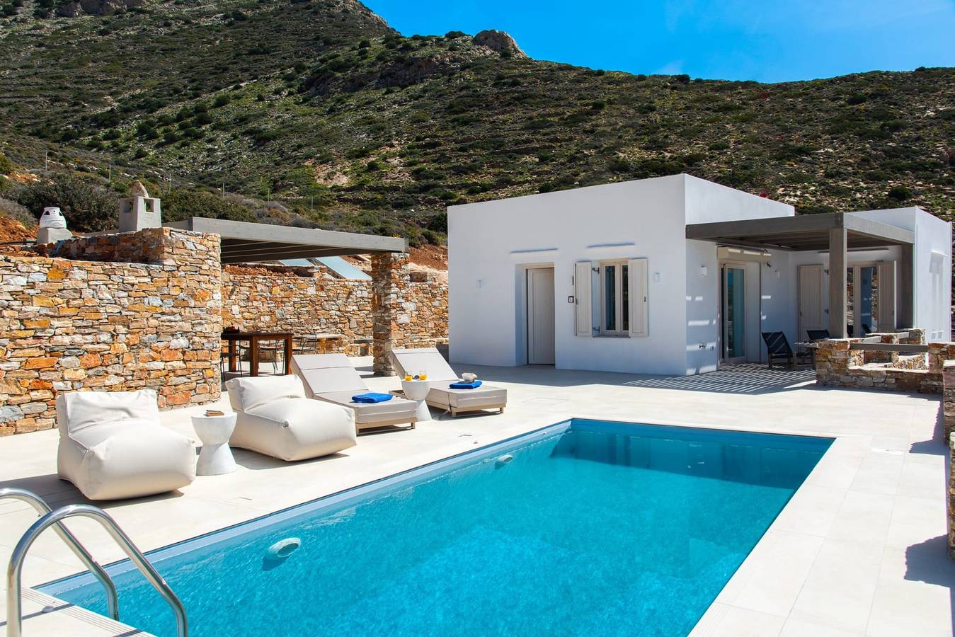 Exquisite Sifnos Villa | Villa Celeste|  Furnished Terrace with Private Pool  | Breathtaking Sea & Sunset Views | 2 Bedrooms  | Kamares in Cícladas