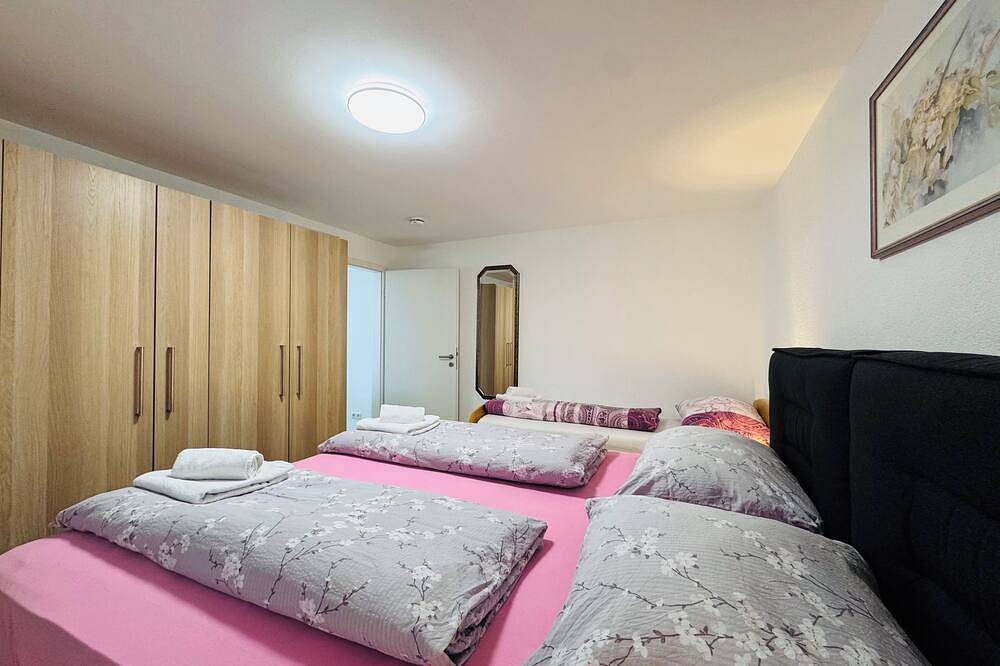 Ganze Wohnung, Charmanter Rückzugsort mit Großer Terrasse und Idyllischer Umgebung in Böblingen, Nordschwarzwald