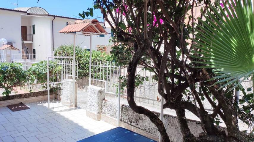 Location de vacances pour 5 personnes, avec jardin, adapté aux familles à Scalea - 3