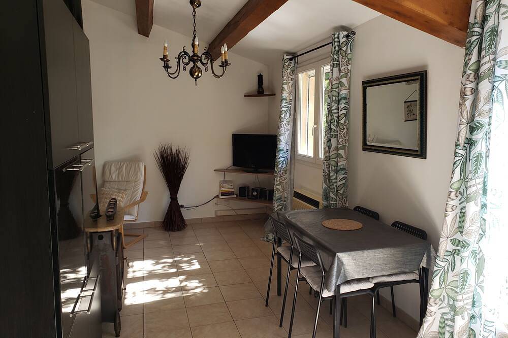 Charmante Petite Maison de Campagne in Jouques, Region de Aix-en-Provence