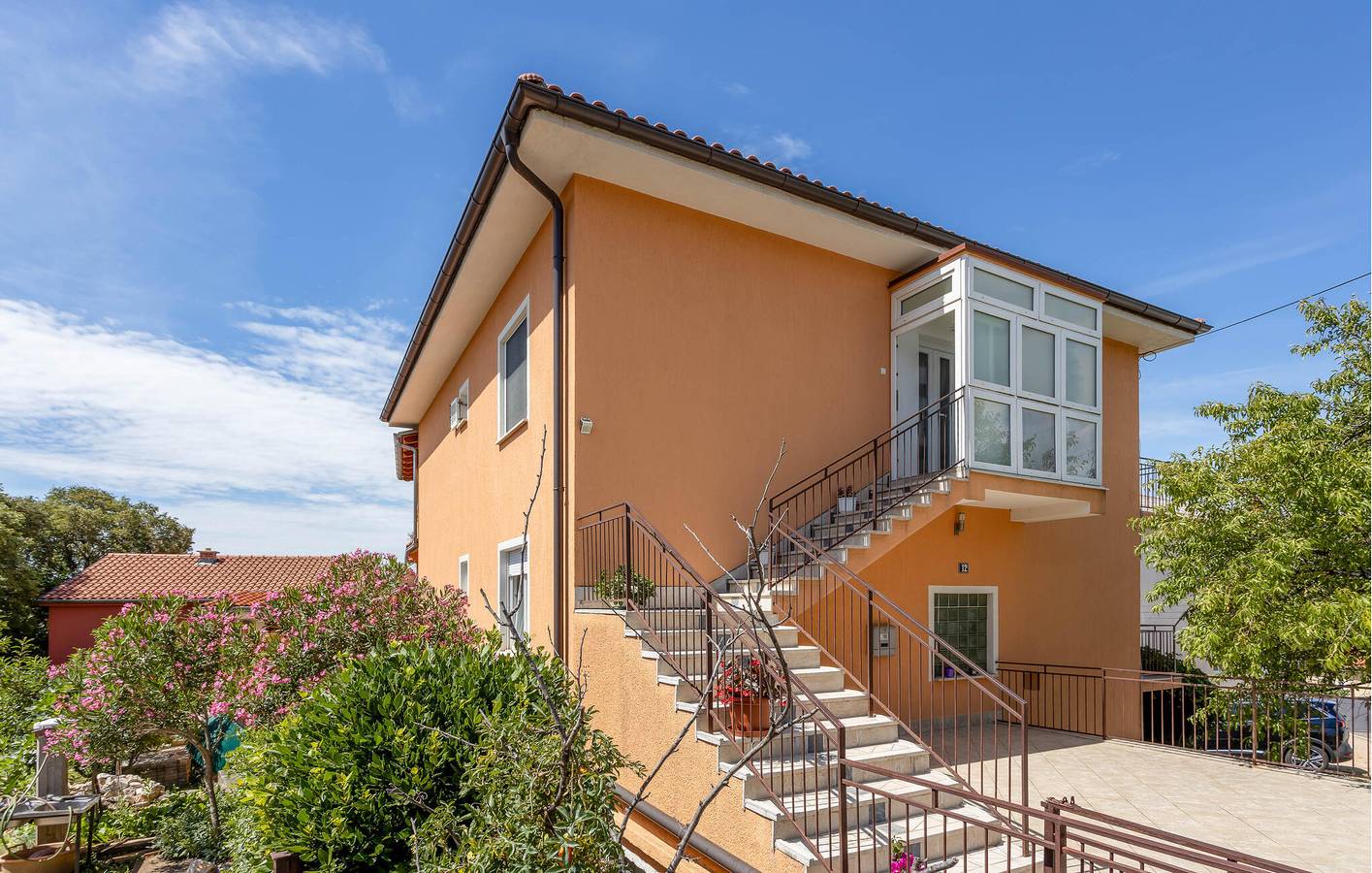 Ganze Ferienwohnung, Apartment mit Meerblick, Terrasse, WLAN und Parkplatz in Strandnähe in Novi Vinodolski, Primorje-Gorski Kotar