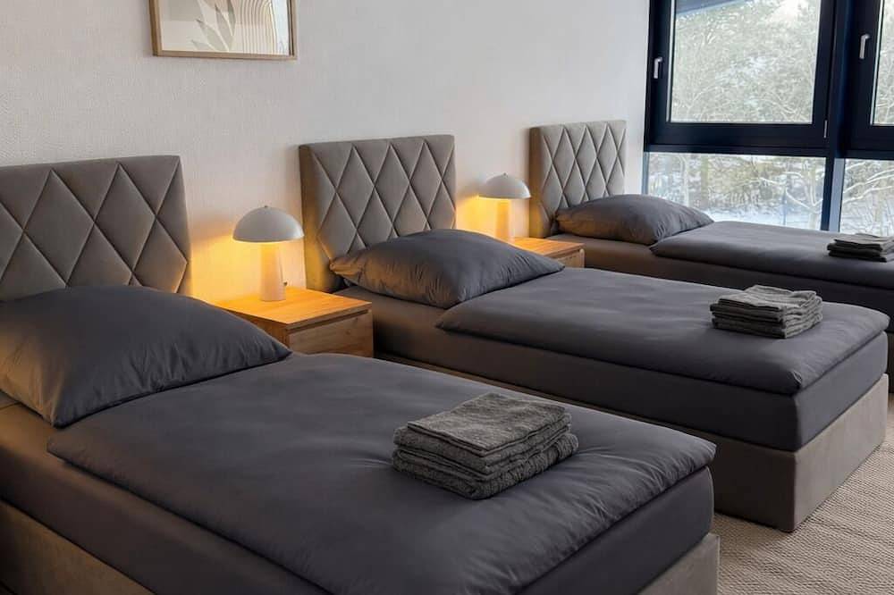 Ganze Wohnung, Modernes großräumiges Penthouse für bis zu 13 Personen bei Berlin in Genshagen, Ludwigsfelde