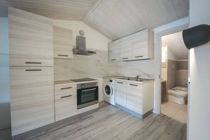 Location de vacances pour 4 personnes, avec balcon à Desenzano del Garda