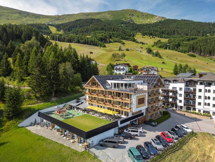 Hotel para 2 personas, con sauna además de jardín y jacuzzi - 1
