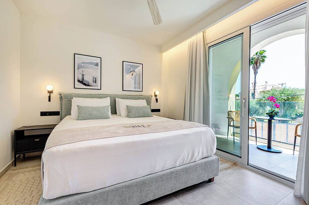 Luxury Villa Rika Corfu with 5 Bedrooms & Pool in Gouvia, Corfù