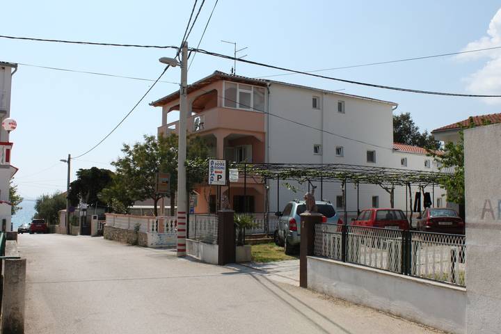 Ferienwohnung für 5 Personen, mit Balkon/Terrasse in Pakostane - 3