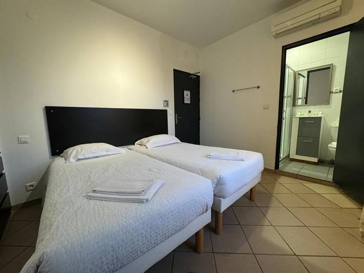 Hôtel pour 4 personnes, avec jardin et vue dans Office De Tourisme De La Croix Valmer - 2