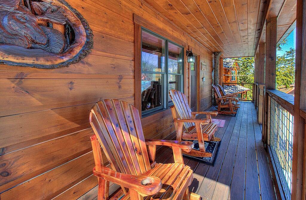 Close To Pigeon Forge Attractions/ Seasonal Outdoor Pool/ Perfect For Families! in Pigeon Forge, Sevier County