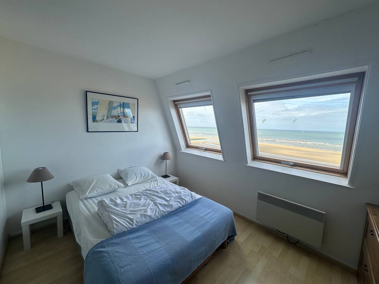Entire apartment, Apartment with panoramic terrace, pet-friendly, parking in Cabourg, Caen region