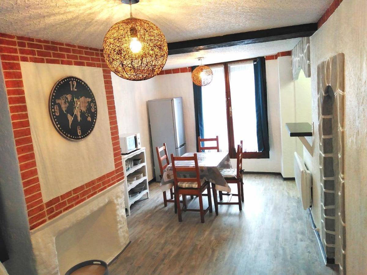 Appartement entier, One-Bedroom Apartment in Pau, Béarn