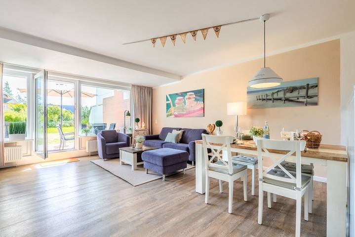 Ganze Wohnung, 4-Sterne Ferienwohnung im Erdgeschoß mit Terrasse nach Süden und Strandnah in Raucherstrand, Wyk auf Föhr