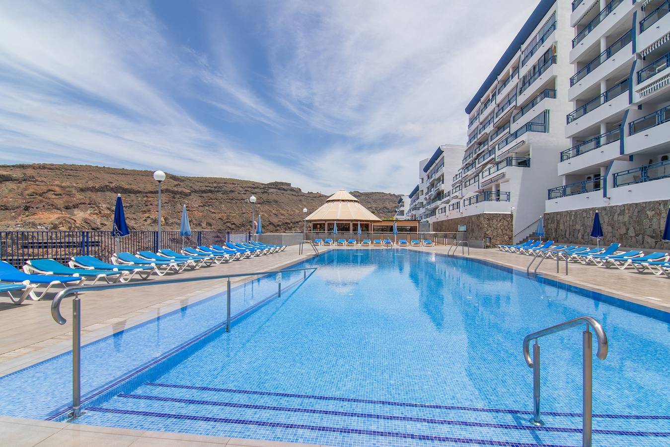 Casa de vacaciones 'Taurito Big Terrace' con vistas al mar, piscina compartida y Wi-Fi in Taurito, Mogán