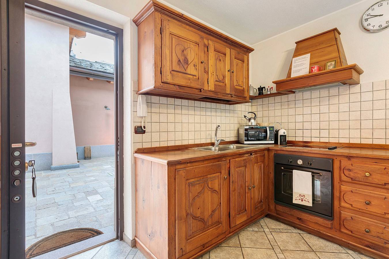 Ganze Wohnung, Apartment 'Trilocale 5' mit Bergblick, Gemeinschaftsterrasse und Wlan in Gressan, Comune di Gressan