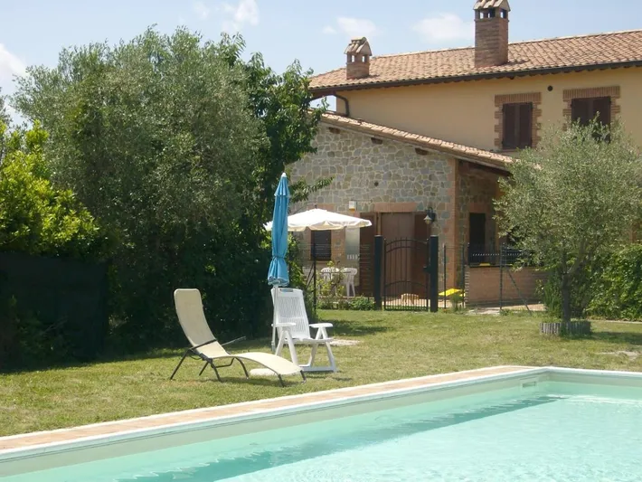 Apartamento de vacaciones para 6 personas, con jardín además de piscina y vistas, Se admiten mascotas - 1