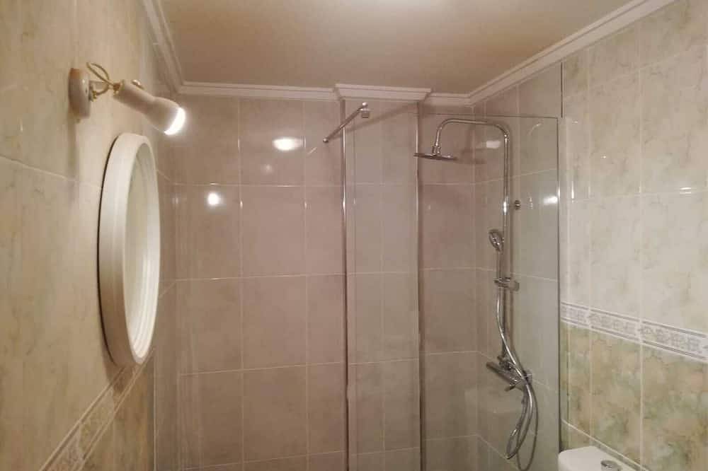 Charmanter Bungalow mit 2 Schlafzimmern und Pool. in Torrevieja, Costa Blanca
