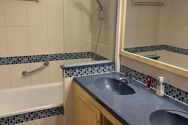 Apartamento entero, Apartment 55m2 sea view Heliotel Marine 4* residence in Saint-Laurent-du-Var, Costa mediterránea (Francia)