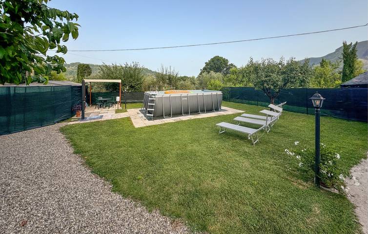 Gîte pour 6 personnes, avec terrasse ainsi que jardin et piscine à Camaiore - 3