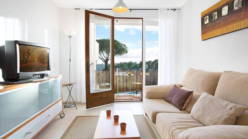 Holiday letting for 5 people, with pool and garden in Llafranc