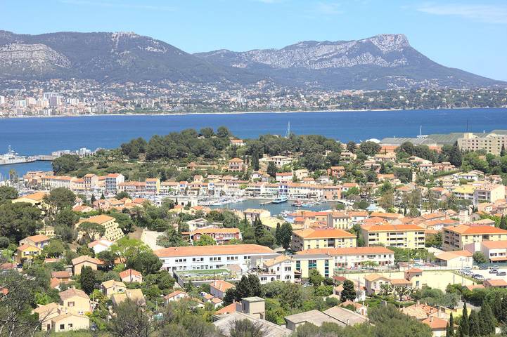 Bateau pour 10 personnes dans Port Pin Rolland - 4