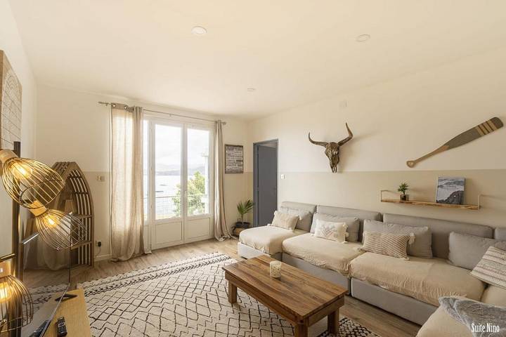 Appart’hôtel pour 6 personnes, avec vue et terrasse, animaux acceptés