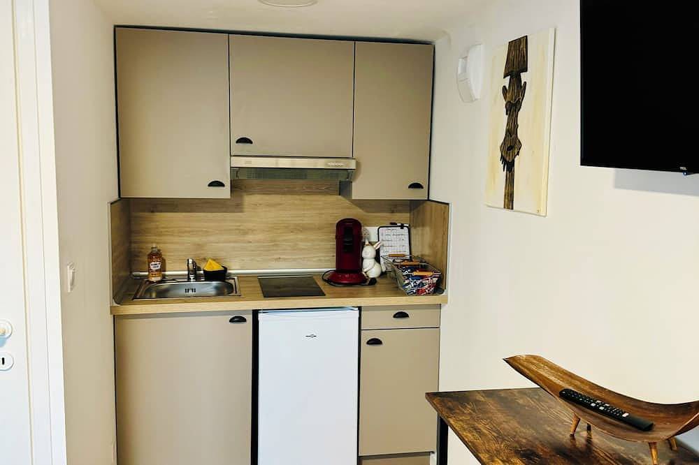 Appartement entier, Rez-de-jardin équipée de 20m2 in Verneuil-en-Halatte, Oise
