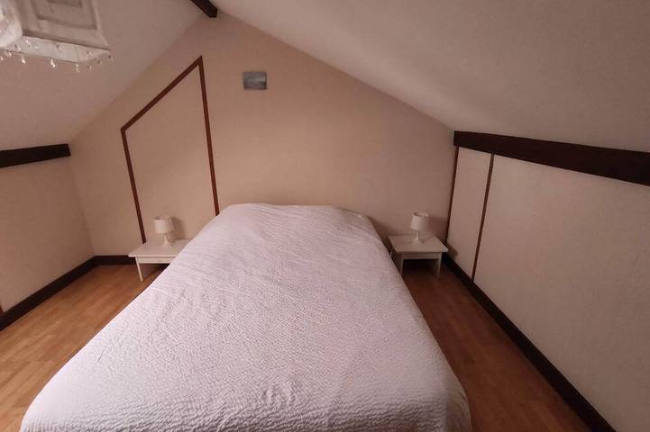 Gîte pour 8 personnes, avec Jacuzzi et Terrasse ainsi que Jardin et Sauna à Dommartin-lès-Remiremont - 4