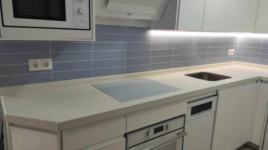 Apartamento de vacaciones para 4 personas, con vistas además de balcón y piscina - 1