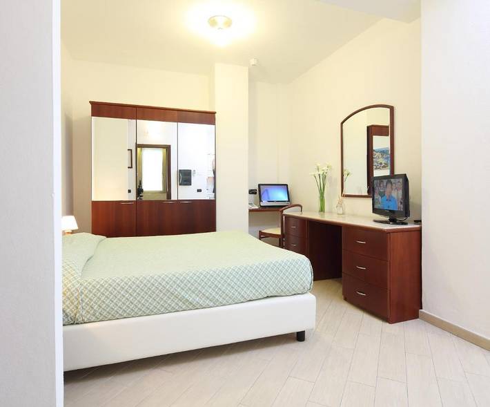Location de vacances pour 3 personnes, avec vue et jardin à Deiva Marina - 2