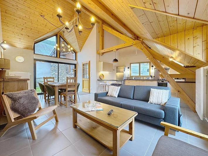 Location de vacances pour 10 personnes, avec vue et jardin à Benque-Dessous-et-Dessus