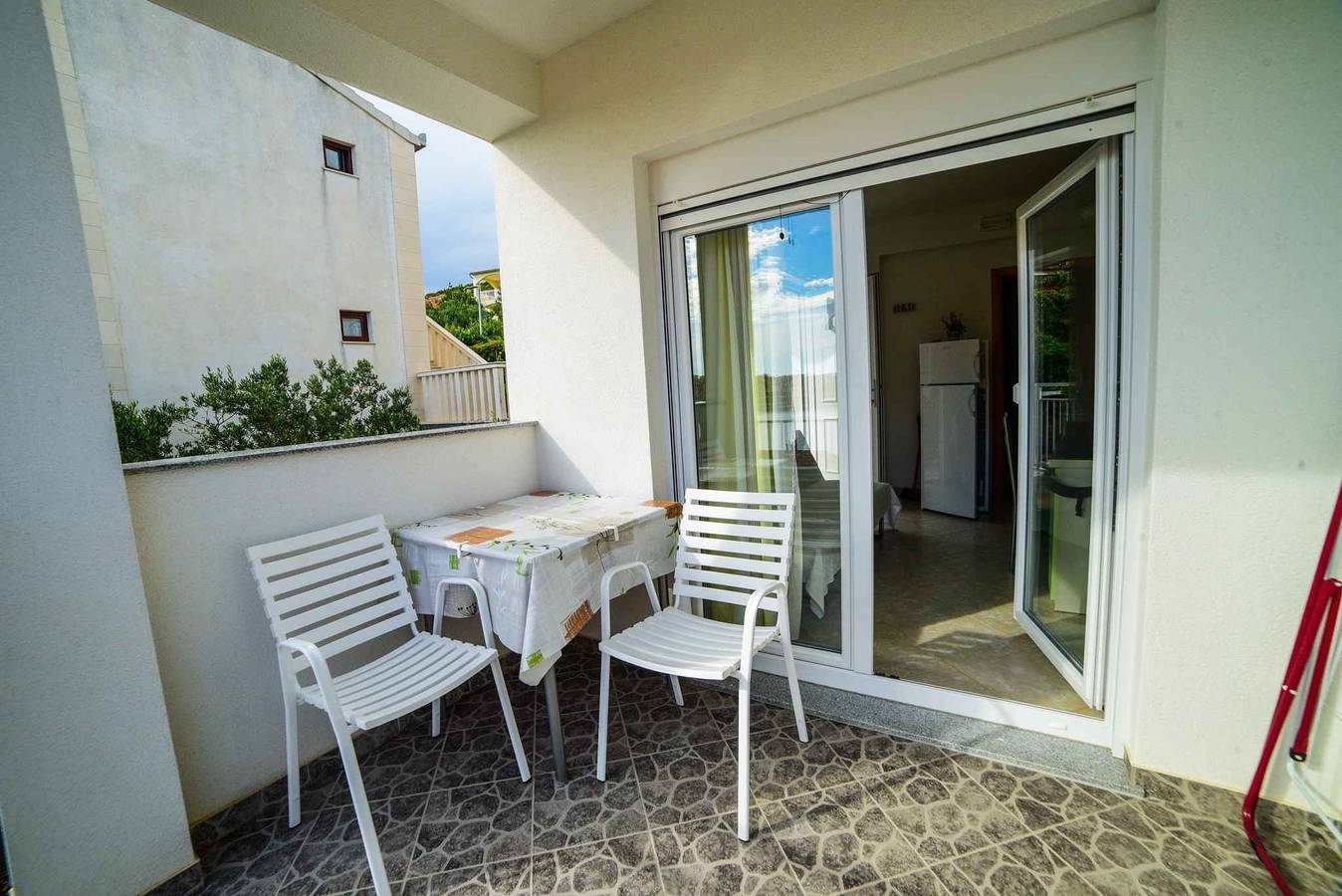 Geheel vakantieappartement, Vakantiewoning 80 m van het strand in Okrug Gornji, Čiovo
