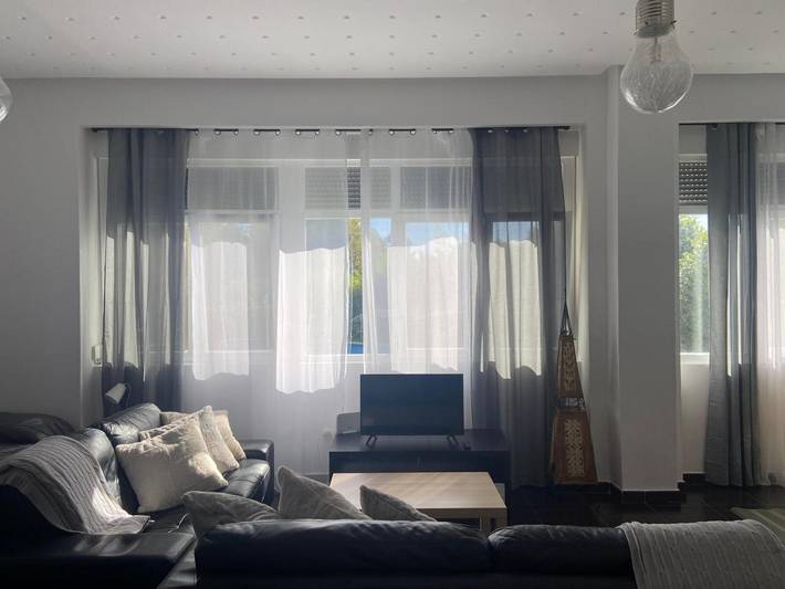 Apartamento para 6 personas, con piscina para niños y jardín en Arenas de San Pedro