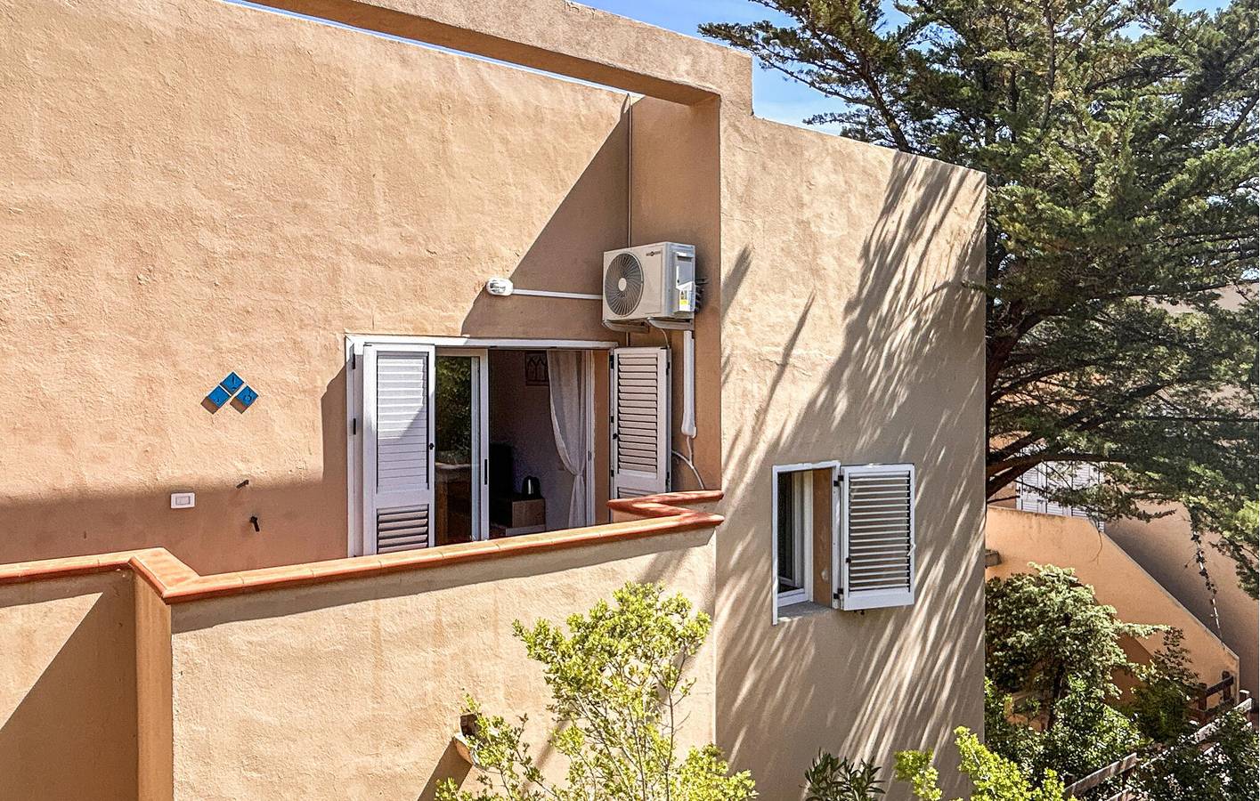 Appartement de vacances entier, Charmant appartement avec piscine et terrasse, à 1 km de la plage de Li Cozi in Costa Paradiso, Trinità d'Agultu e Vignola
