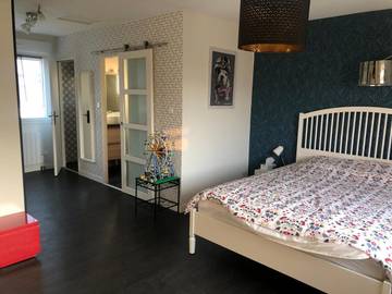 Chambre d’hôte pour 2 personnes, avec piscine ainsi que jardin et vue, animaux acceptés à Le Cendre
