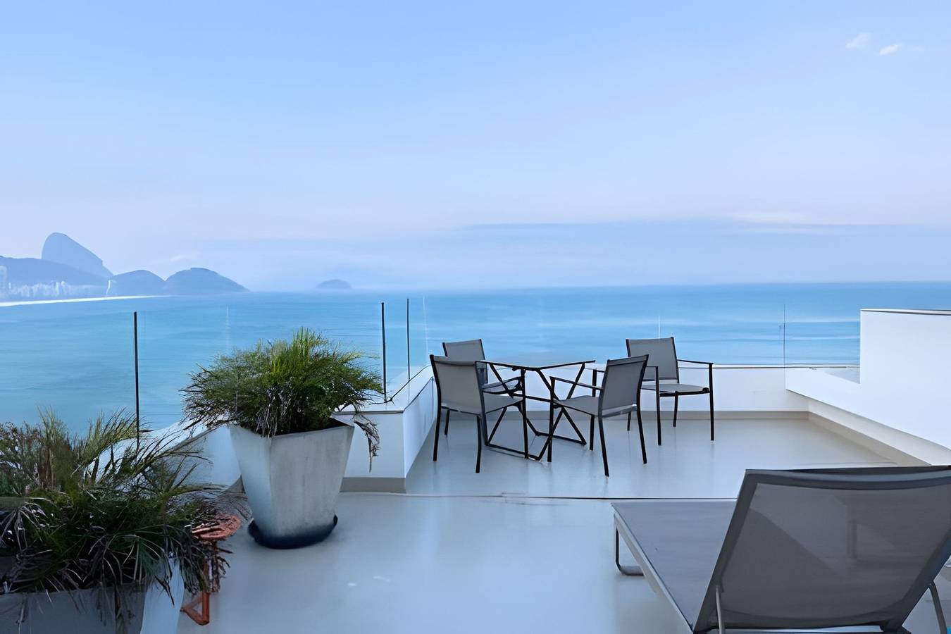 Entire apartment, Penthouse with 3 suites and private pool in Copacabana, Rio de Janeiro
