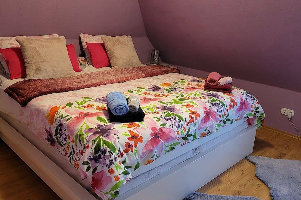 Ganze Wohnung, Hübsches Apartment in der Stadt des weißen Goldes am Fuße des Goldbergs in Selb, Oberfranken