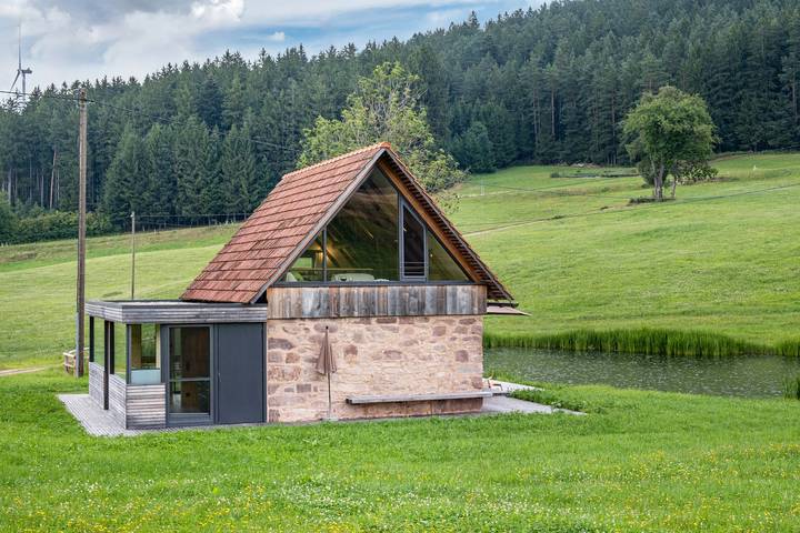 Ferienhaus für 5 Personen, mit Seeblick und Balkon sowie Garten in Hornberg