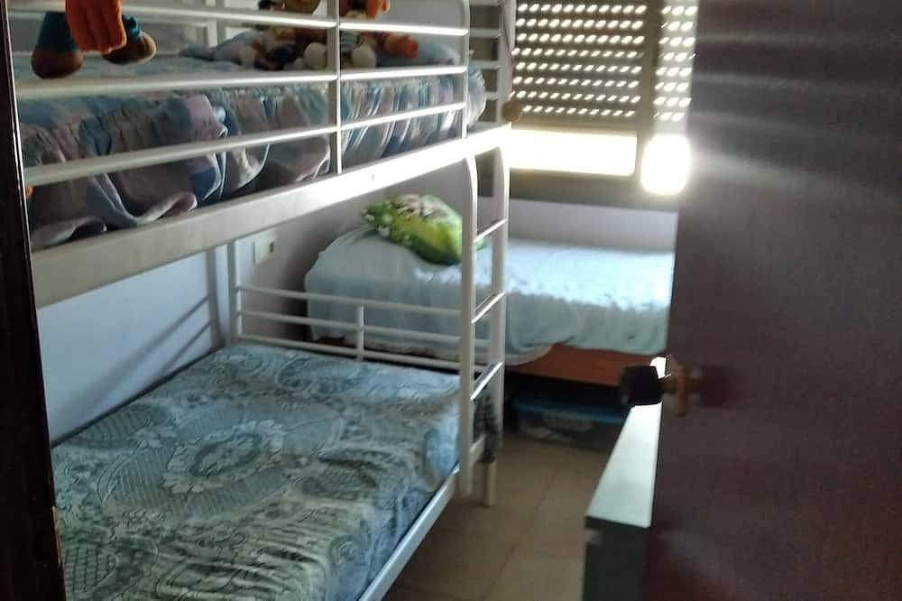 Entire apartment, Piso con Vistas al mar a 100 Metros de la Playa in Calafell, Costa Dorada