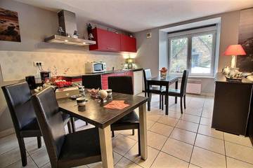 Gîte pour 4 personnes, avec jardin à Gommenec'h