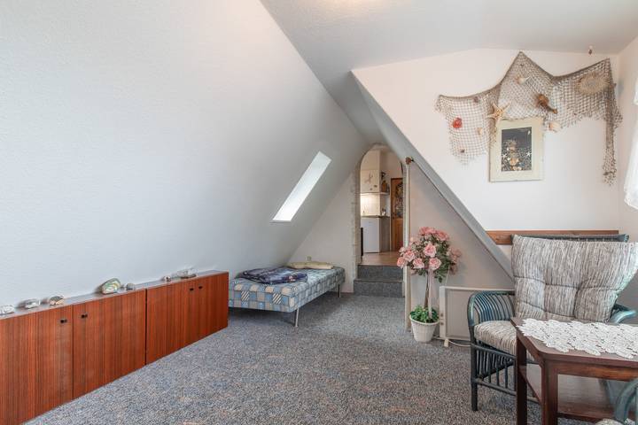 Apartamento entero, Apartamento 'Hiddenseeblick 1' con vistas al mar, terraza compartida y Wi-Fi in Dranske, Rügen