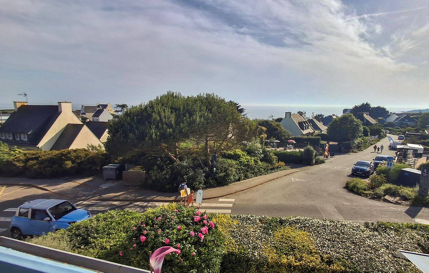 Ganze Ferienwohnung, Apartment mit Meerblick im Obergeschoss mit Parkplatz und WiFi in Clohars-Carnoët, Côte de Cornouaille