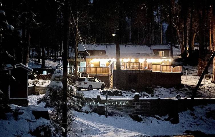 Vacation house for 14 people, with yard in Sequoia National Park