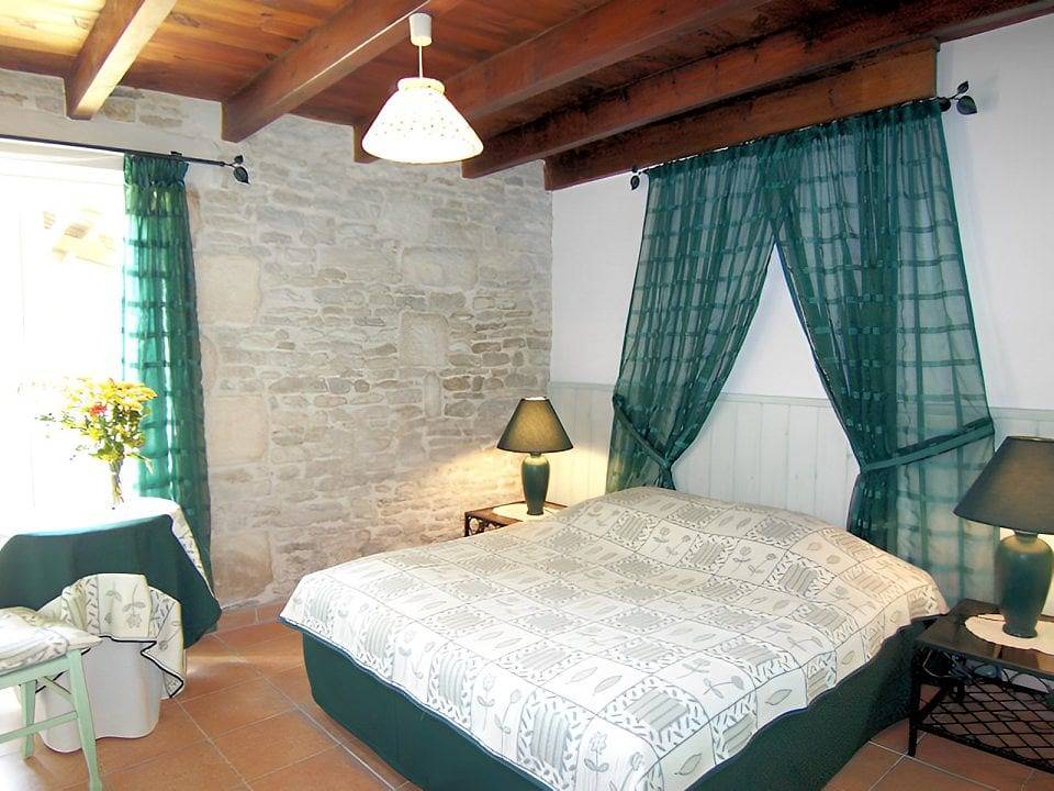 Le Paradis - Chambre verte in Le Vanneau-Irleau, Région de Niort