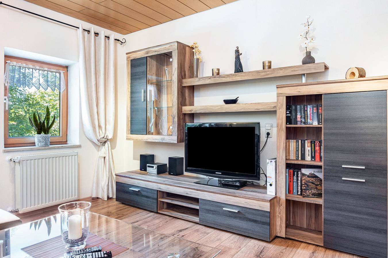 Ganze Wohnung, Ferienwohnung 'Echerschwang2' mit Gemeinschaftsgarten, Balkon und Wi-Fi in Bernbeuren, Romantische Straße
