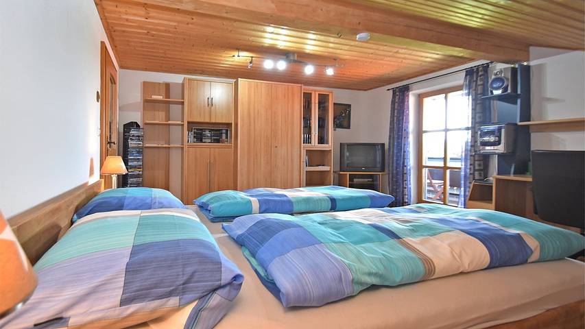 Ferienwohnung für 5 Personen, mit Terrasse und Garten sowie Whirlpool in Waldkirchen