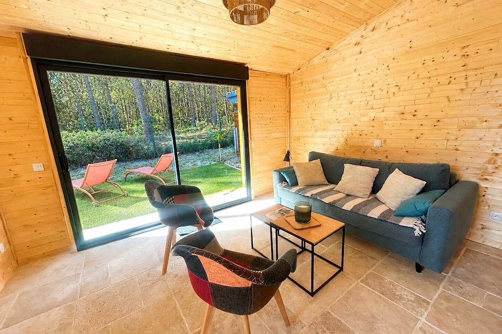 Cottage Near Mimizan And Contis Balneo/Pool In Vacation Village in Bias, Côte d’Argent