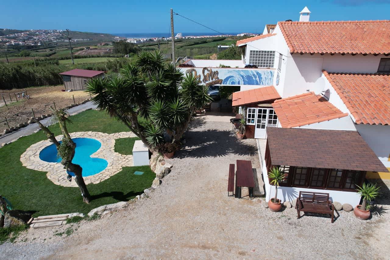 Apartamento entero, Casa Galeria – Artistic Surf Lodge in Portugal in Lourinhã, Distrito de Lisboa