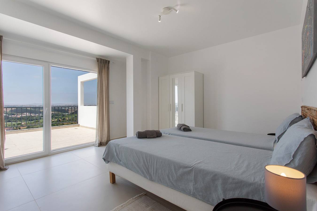 Zimmer 'Moon' mit Bergblick, gemeinschaftlichem Pool und Wlan in Lourinhã, Lissabon Distrikt